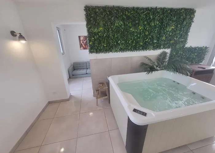 L'escale Du Puits Appartement *